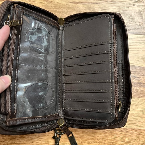 STS wristlet wallet - Picture 4 of 7